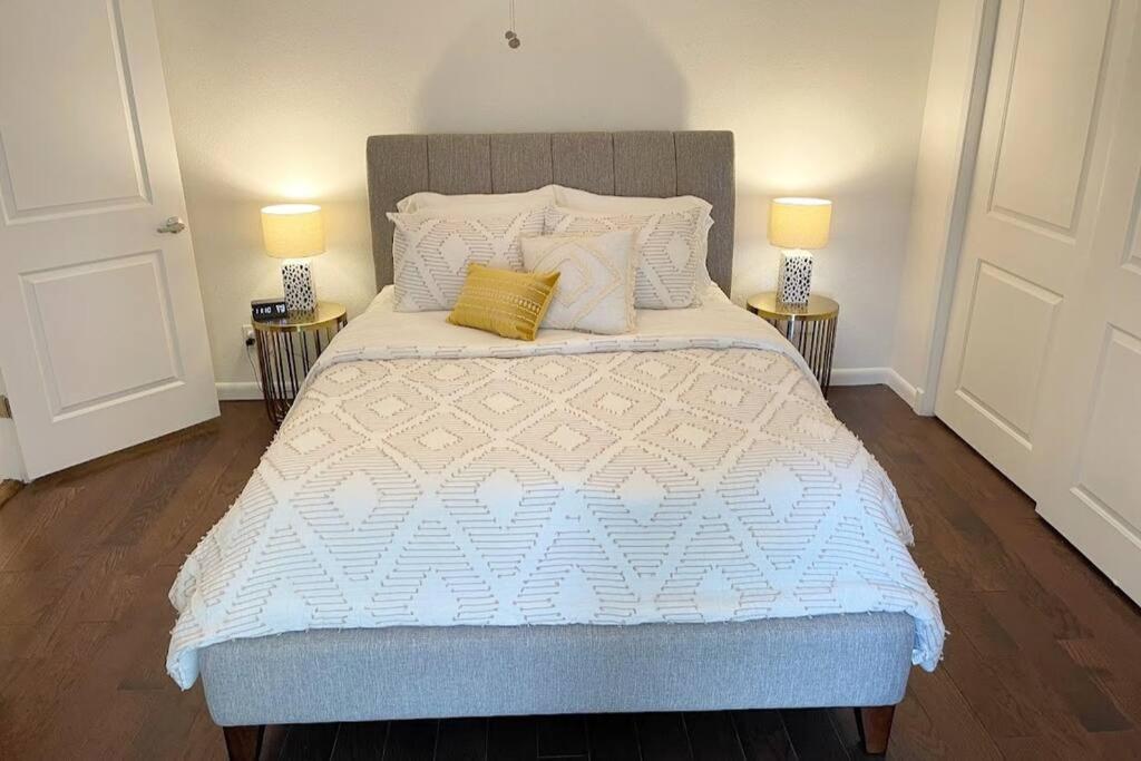Lakeview Bungalow-Access To Lake, Pool, Gym, &Park Lago Vista Exterior foto